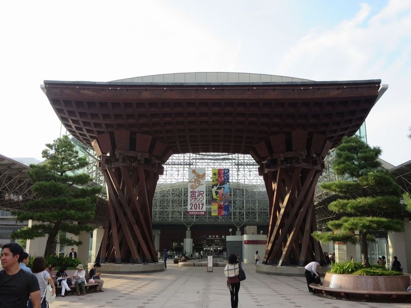 金沢駅のモニュメント
